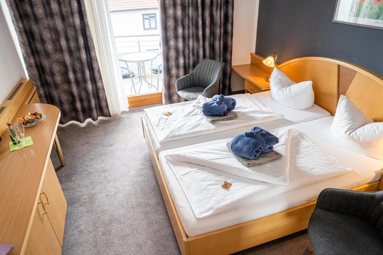 Thermenclubhotel "All In" Bad Fussing Bagian luar foto